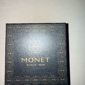 Monet Gold Gifting Box